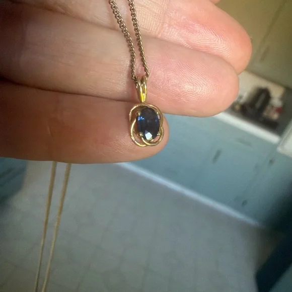 14kt vintage Sapphire-Style Oval Pendant Necklace - 16” 12kt 1/20 GF chain - Picture 3 of 6